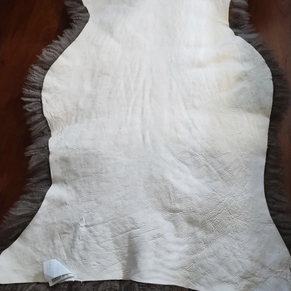 Genuine Sheepskin Rug - Picture 2 of 11